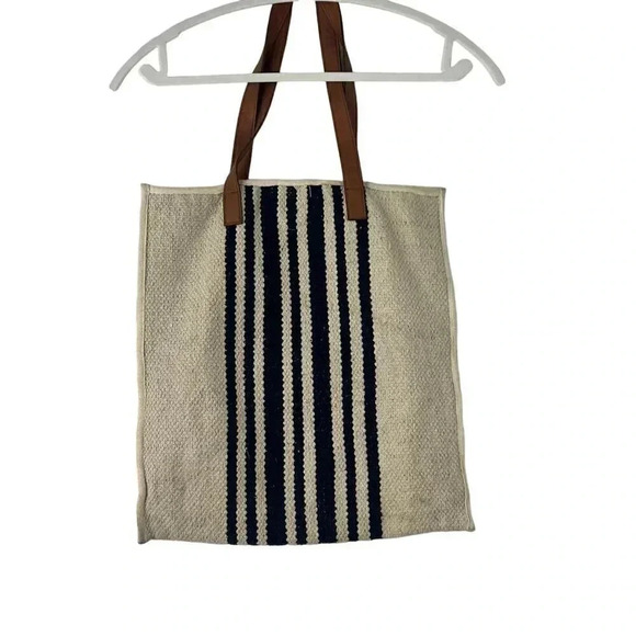 Univeral Threads Beach Tote Cream & Navy with Brown Accents, Snap closure, inter - Picture 1 of 5